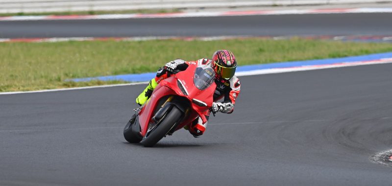 RACING SENZA CONFINI!